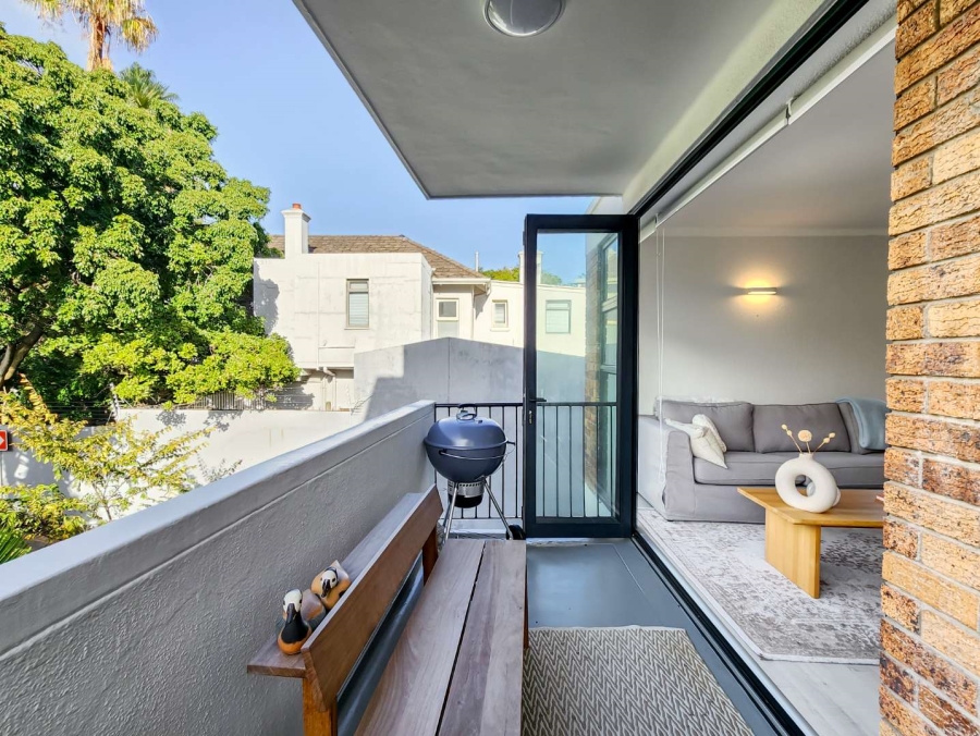 To Let 2 Bedroom Property for Rent in Sea Point Western Cape